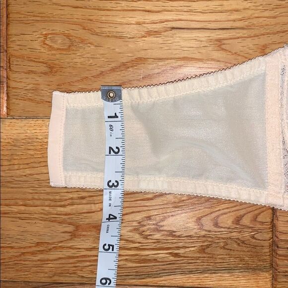 VTG MCM ILGWU strapless lace bra. Medium - Picture 12 of 14